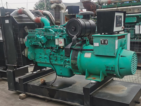 土默特左冬季低温环境下，500KW发电机组启动电瓶的容量需求具体会增加多少？